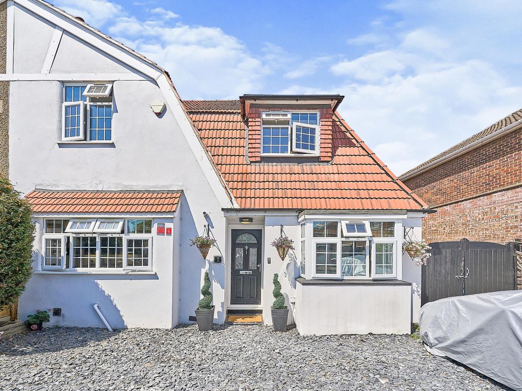 4 bed semidetached house for sale in Road, Ashford TW15 Zoopla