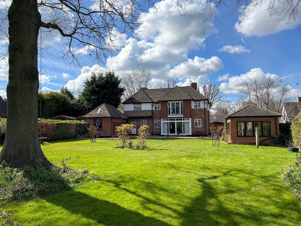 5 bed detached house for sale in Mount Avenue, Hutton, Brentwood CM13