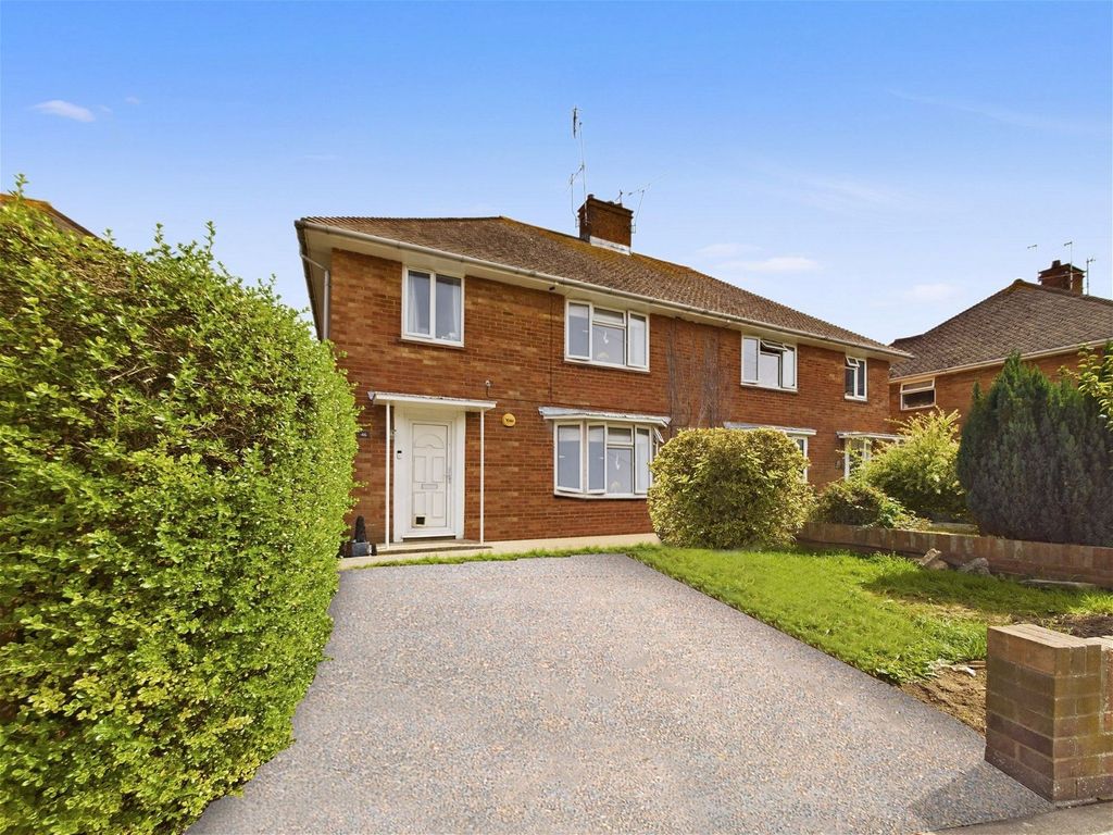 2 bed flat for sale in Harefield Avenue, Worthing BN13, £235,000 Zoopla