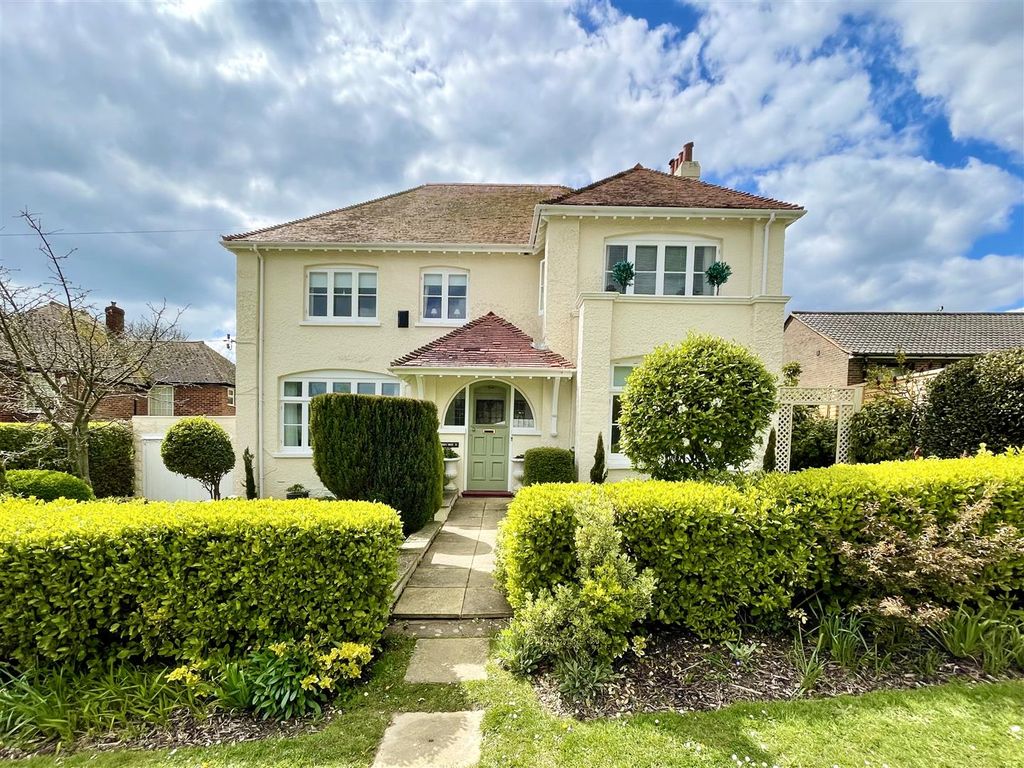 4 bed detached house for sale in Penland Road, BexhillOnSea TN40 Zoopla