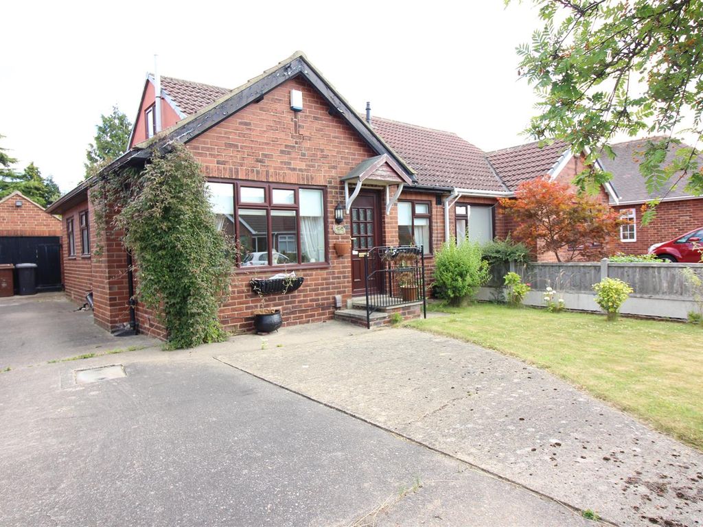 3 bed semidetached bungalow for sale in Pendas Walk, Leeds LS15 Zoopla