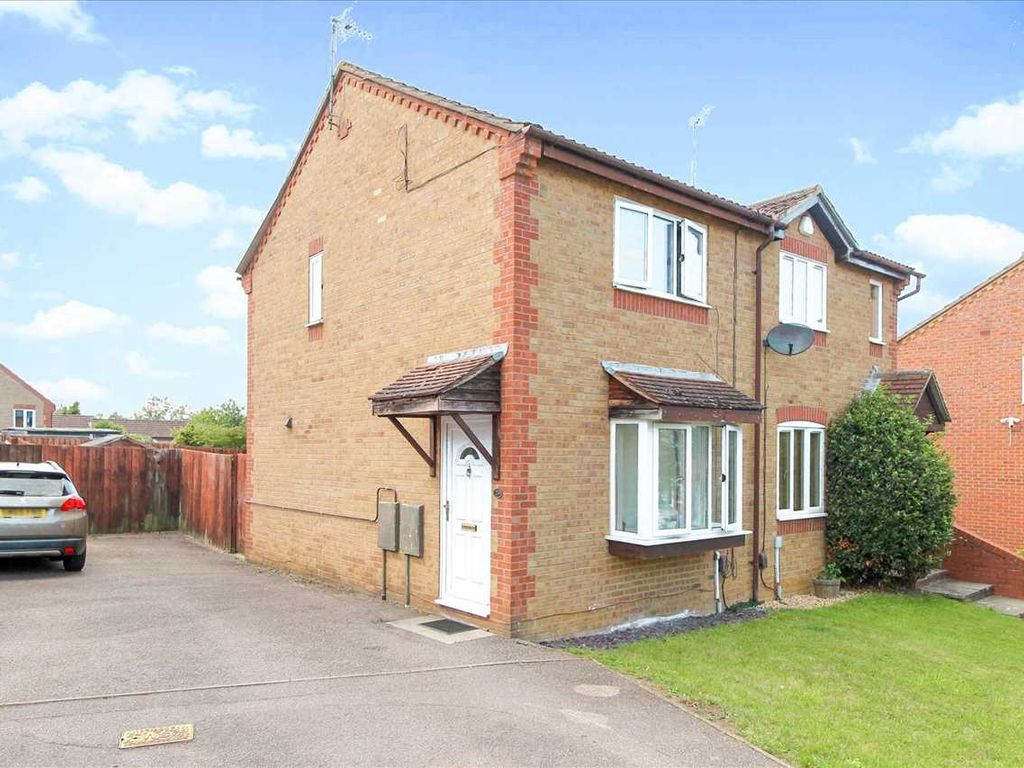 2 bed semidetached house for sale in Elizabeth Close, Wellingborough