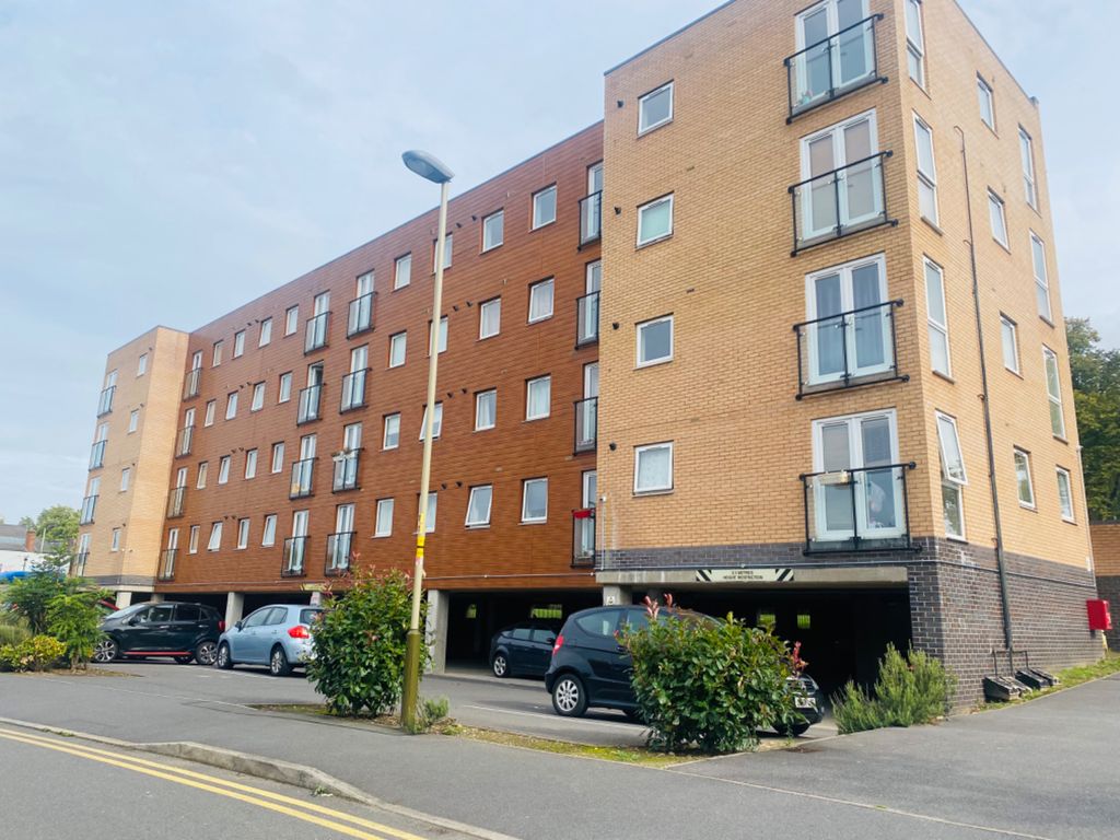 2 bed flat for sale in Pavilion Close, Leicester LE2, £125,000 Zoopla
