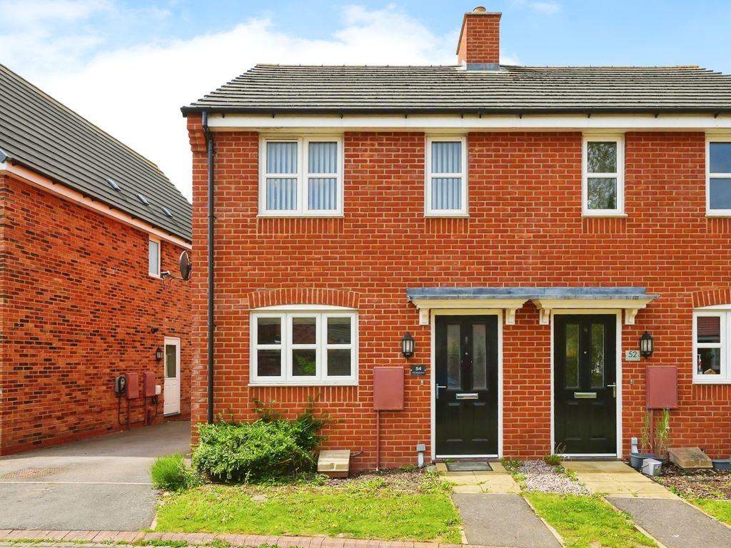 2 bed semidetached house for sale in The Village Close, Bicester OX25