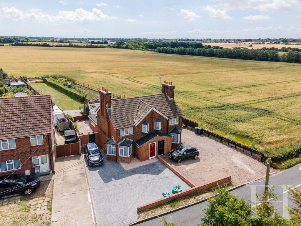3 bed cottage for sale in St. Osyth Road, Little Clacton, ClactonOn