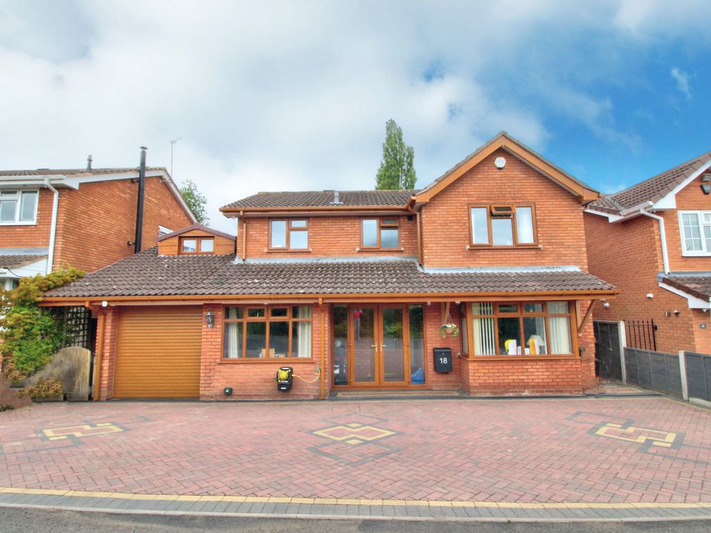 5 bed detached house for sale in Kingswear Avenue, Perton