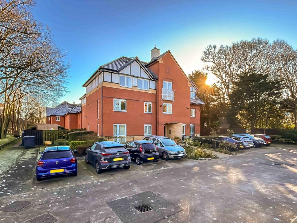 1 bed flat for sale in Weldale, Chase Close, Birkdale PR8, £75,000 Zoopla