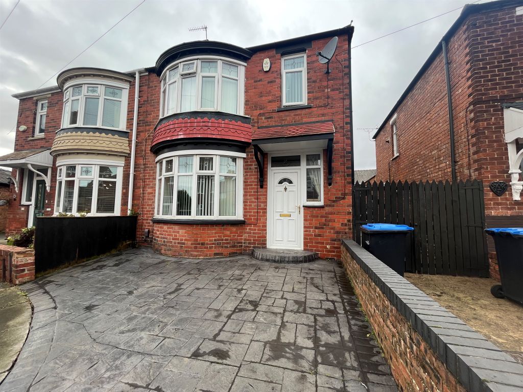 3 bed semidetached house for sale in Southwell Square, Middlesbrough
