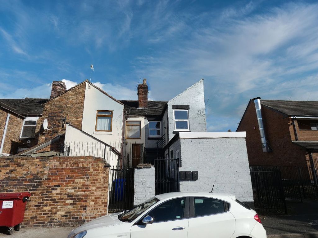 Room to rent in Victoria Road, Fenton, StokeOnTrent ST4 Zoopla