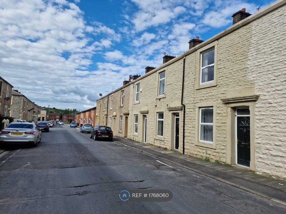 2 bed terraced house to rent in Spring Street, Rishton, Blackburn BB1