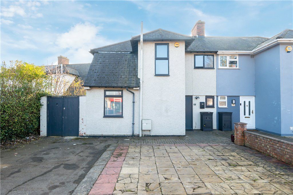 4 bed semidetached house for sale in Eastcote Lane, Northolt