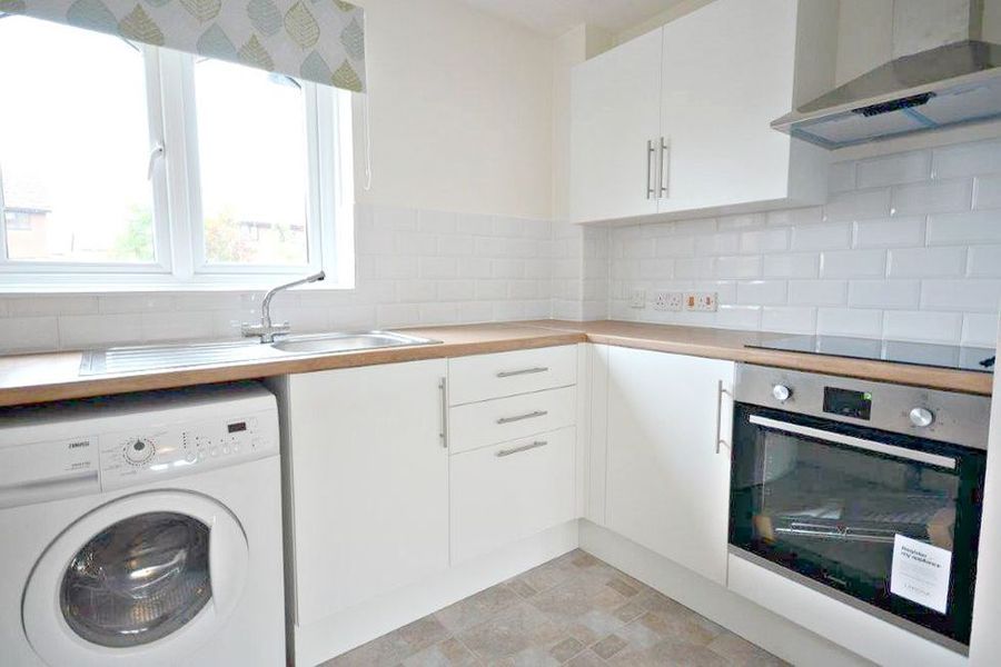 1 bed flat to rent in Littlebrook Avenue, Burnham, Slough SL2 Zoopla