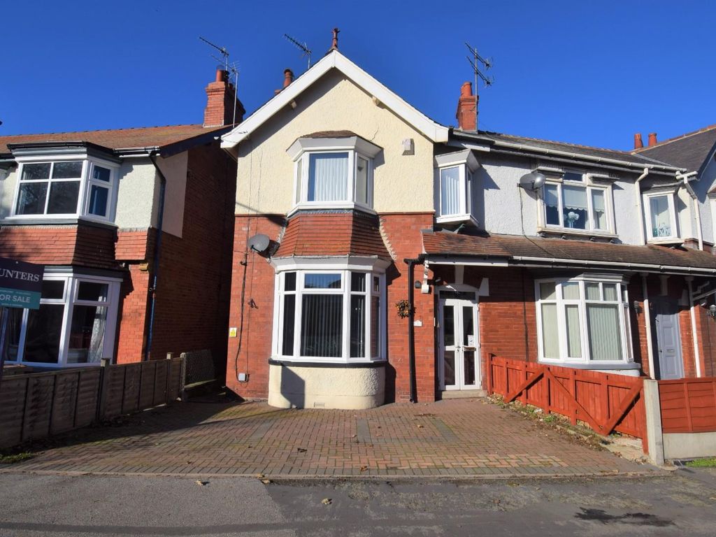 4 bed property for sale in Horsforth Avenue, Bridlington YO15 Zoopla