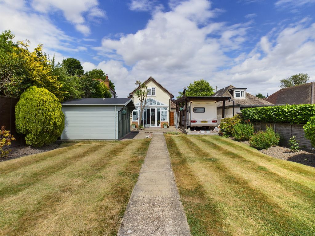 4 bed bungalow for sale in Green Lane, Chertsey, Surrey KT16 Zoopla