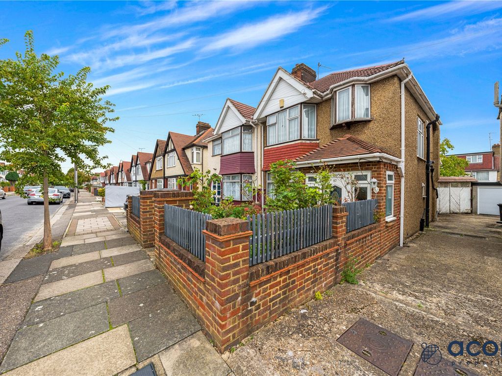 3 bed semidetached house for sale in Lynton Avenue, Colindale, London