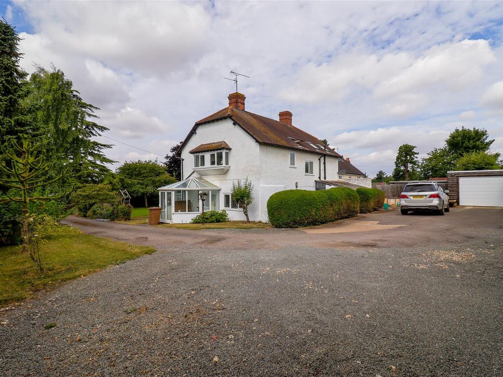4 bed detached house for sale in London Road, Buntingford SG9 Zoopla
