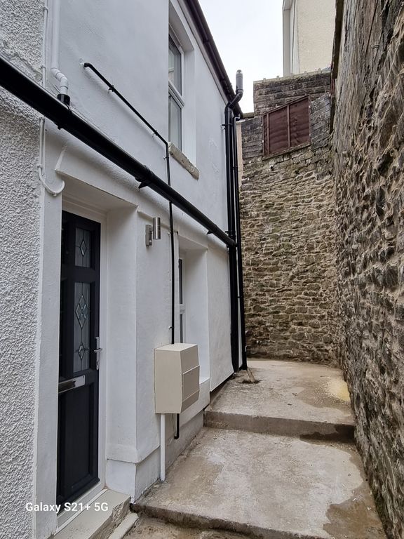 1 bed semidetached house to rent in Penygraig Road, Tonypandy CF40, £