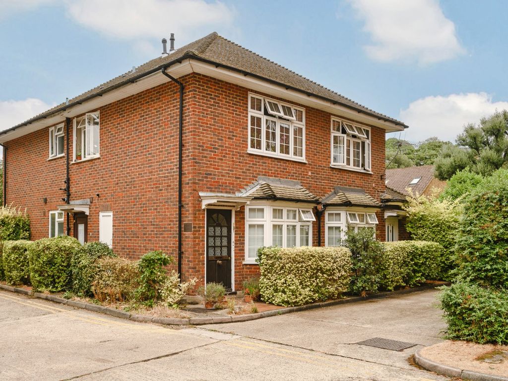 Wimbledon Park Side, Wimbledon SW19