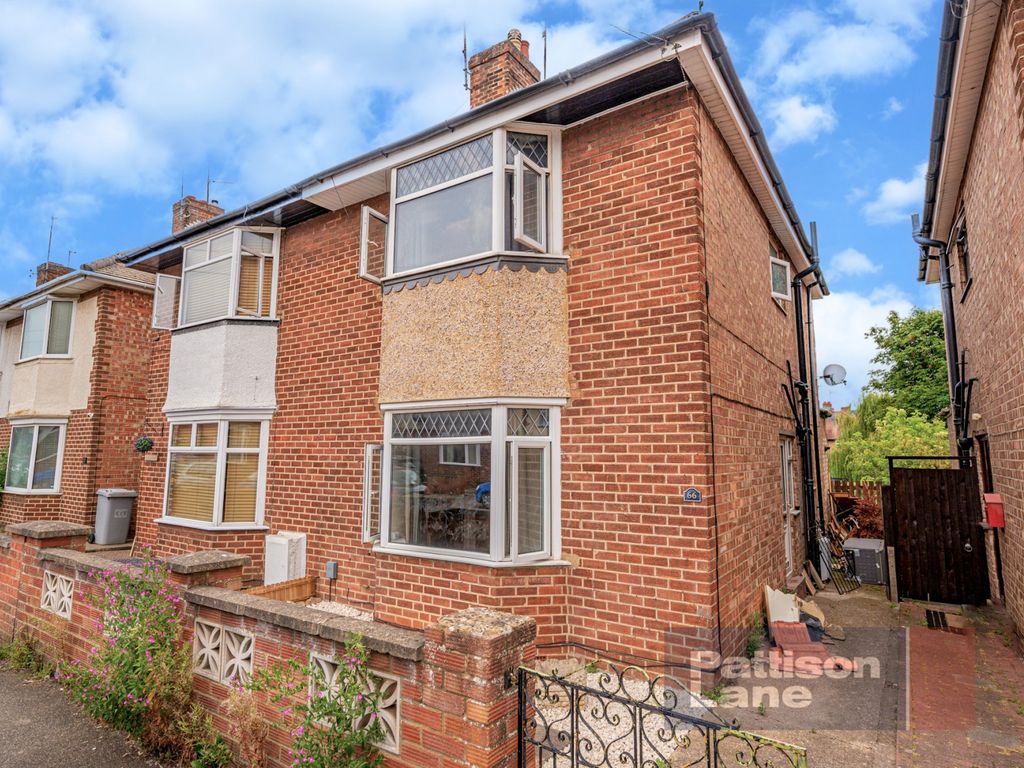 3 bed semidetached house for sale in Wallis Road, Kettering NN15 Zoopla