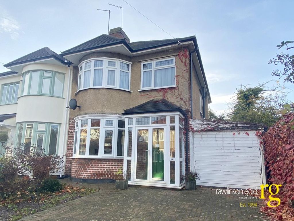 3 bed semidetached house for sale in Leys Close, HarrowOnTheHill