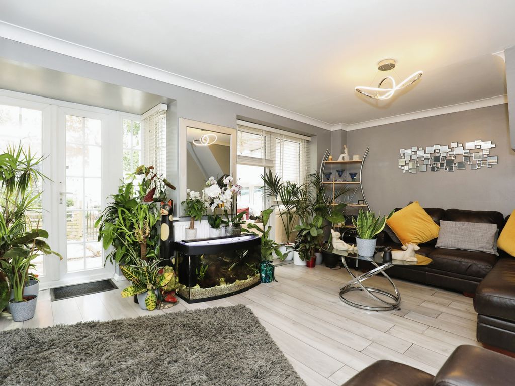 3 bed detached house for sale in Foxglove Avenue, Woodford Halse NN11