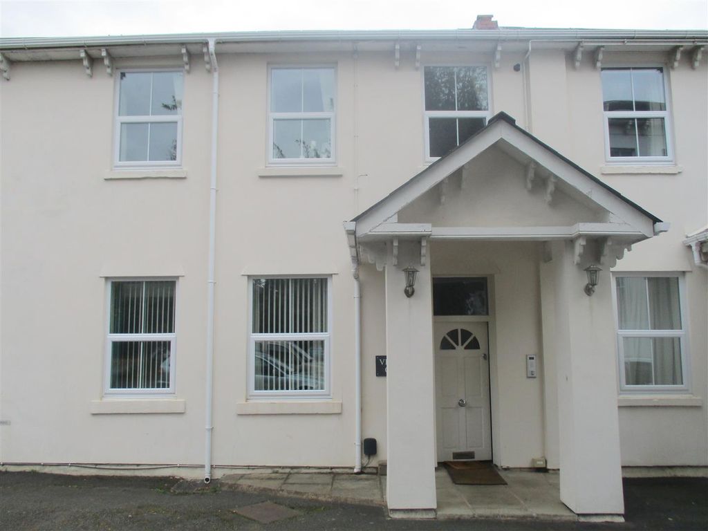 2 bed flat to rent in Victoria Road, Malvern WR14 Zoopla