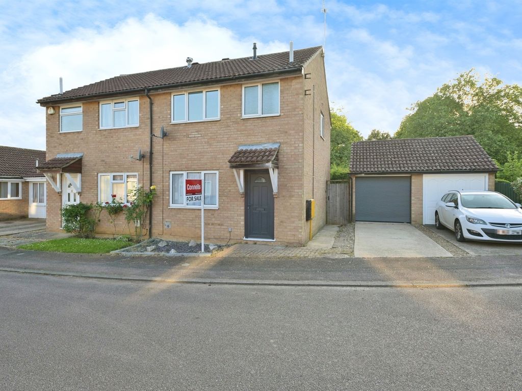 3 bed semidetached house for sale in Manorfield Close, Little Billing