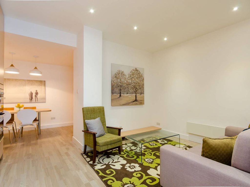 1 bed flat for sale in Putney Bridge Road, Putney, London SW15, £