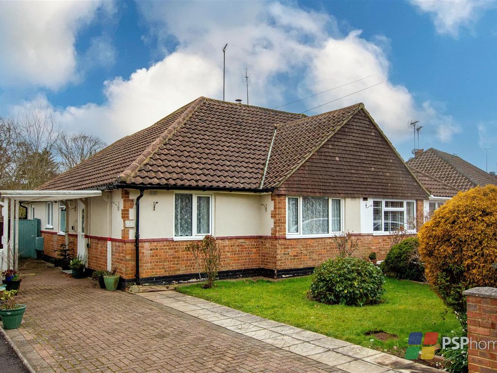 2 bed bungalow for sale in Ravenswood Road, Burgess Hill RH15 Zoopla