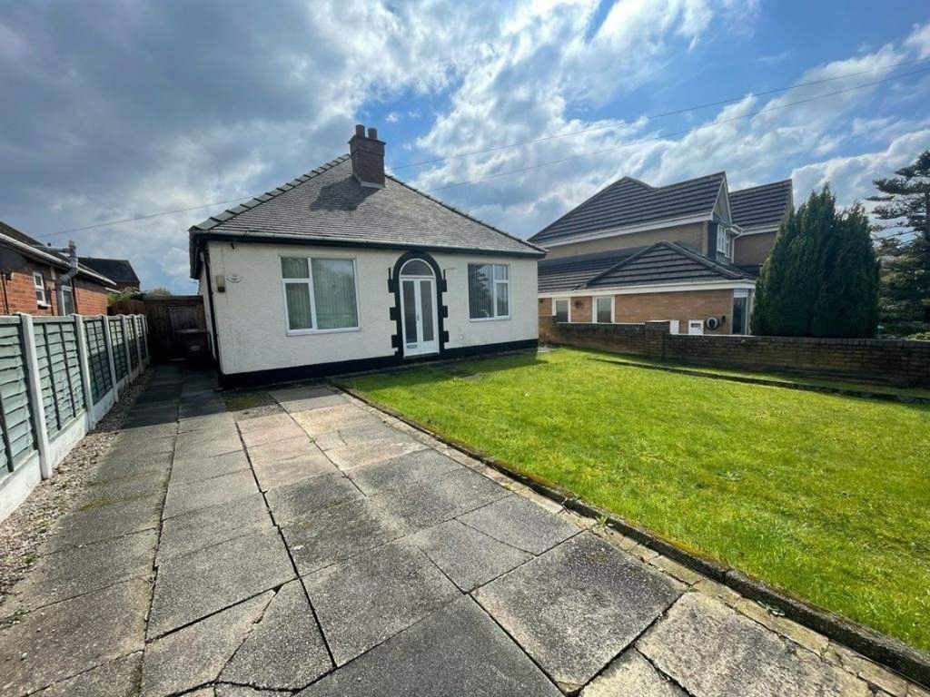 2 bed detached bungalow for sale in Wood Lane, Newhall, Swadlincote