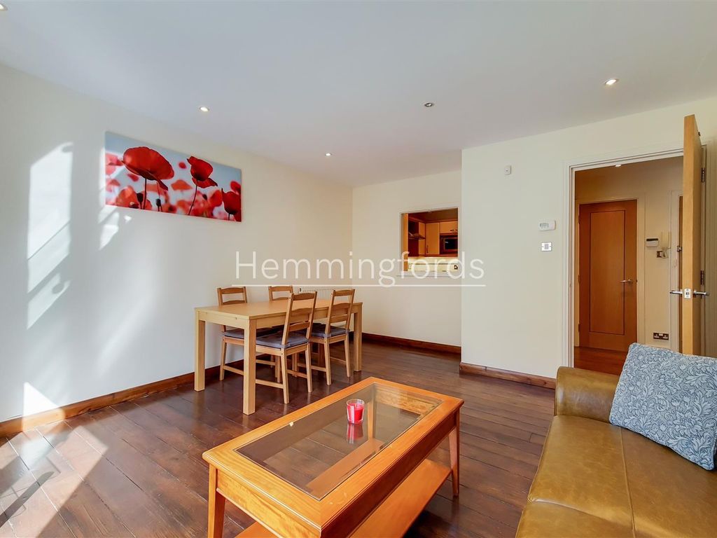 1 bed flat to rent in City Walk, Seward Street, London EC1V, £2,275 pcm Zoopla
