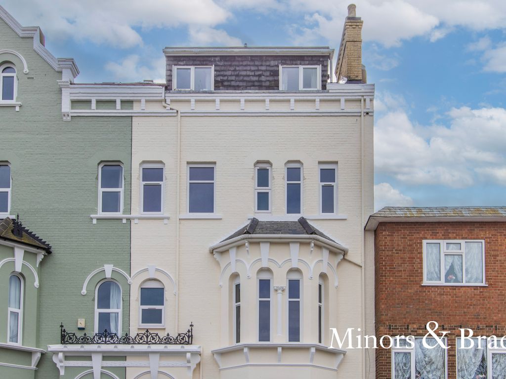 2 bed flat for sale in Norfolk Square, Great Yarmouth NR30 Zoopla