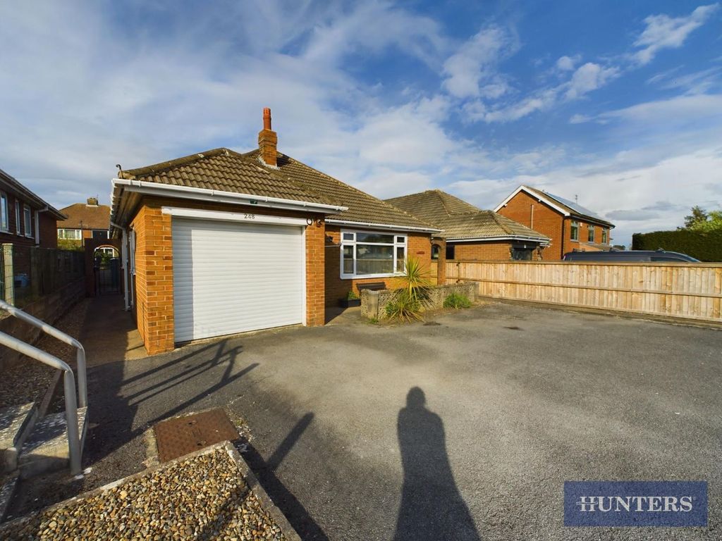 3 bed detached bungalow for sale in Filey Road, Scarborough YO11 Zoopla