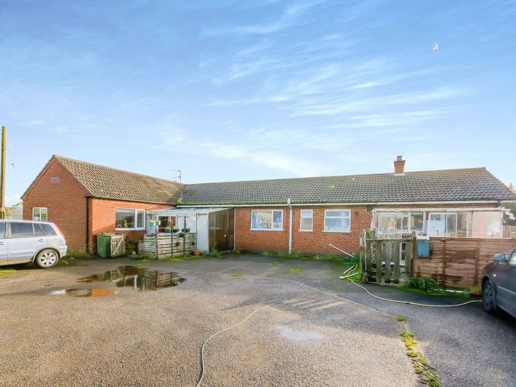 4 bed bungalow for sale in Kirton Holme, Boston PE20, £200,000 Zoopla
