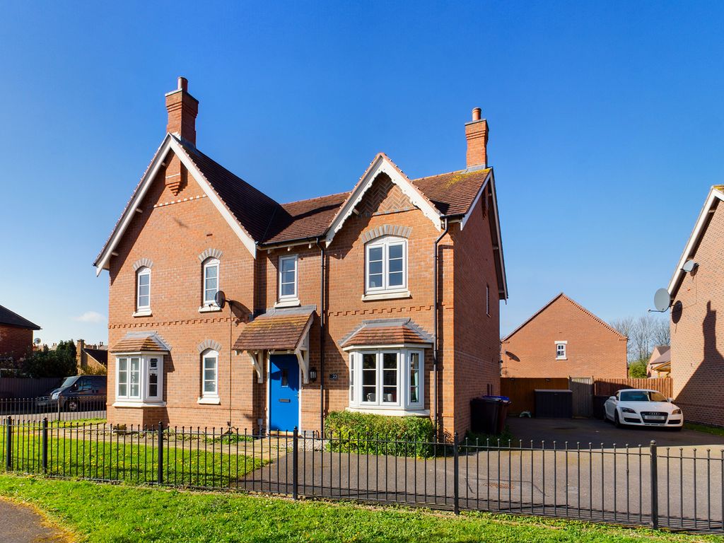 3 bed semidetached house for sale in Speedway Close, Long Eaton