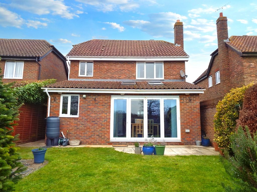 3 bed detached house for sale in Grenville Way, Stevenage