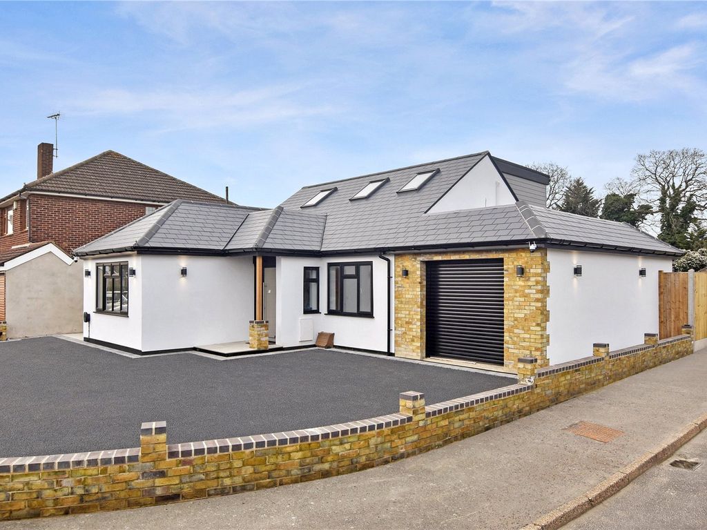 4 bed bungalow for sale in Squires Way, Dartford, Kent DA2, £915,000