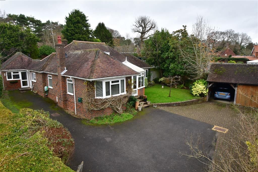 3 bed detached bungalow for sale in Littlewood Lane, Buxted, Uckfield, East Sussex TN22, £