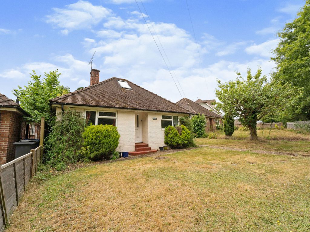 3 bed bungalow for sale in Eashing Lane, Godalming, Surrey GU7 Zoopla
