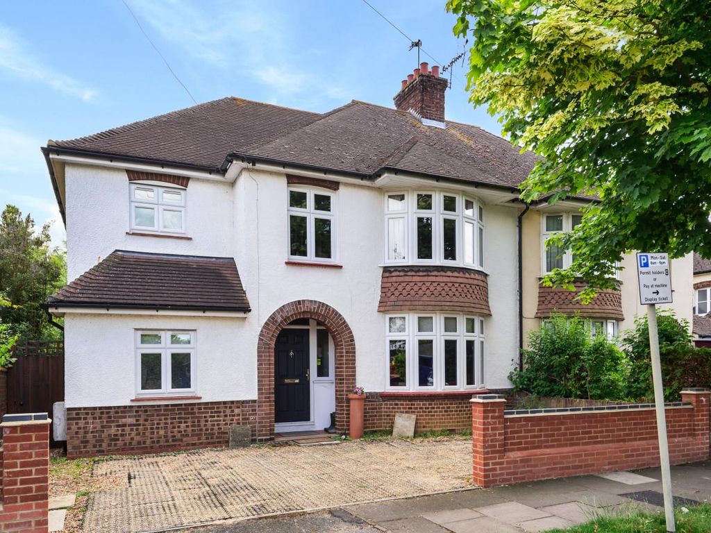 4 bed semidetached house for sale in Byron Crescent, Bedford MK40 Zoopla