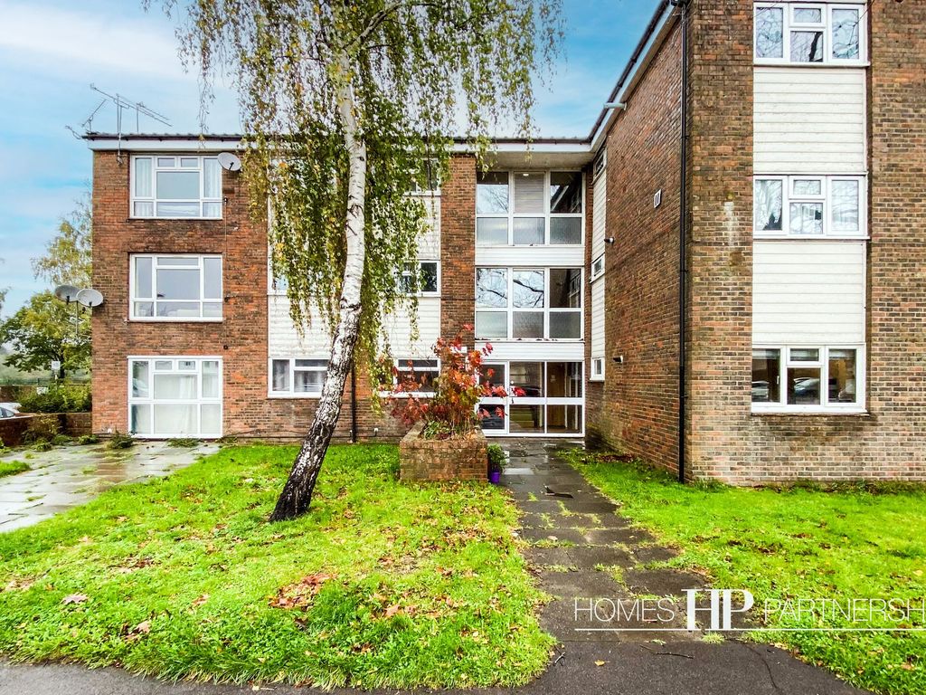 Monarch Close, Crawley RH11