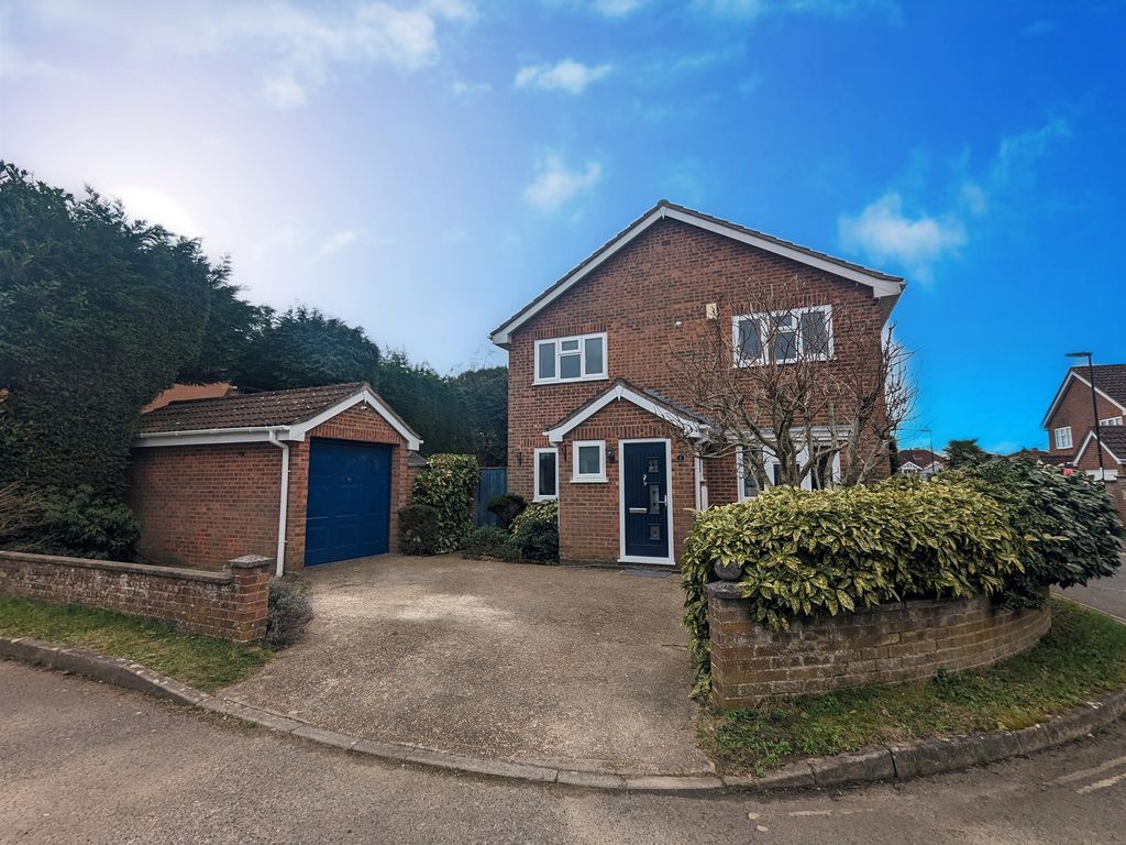 3 bed detached house for sale in Glencoyne Gardens, Southampton SO16