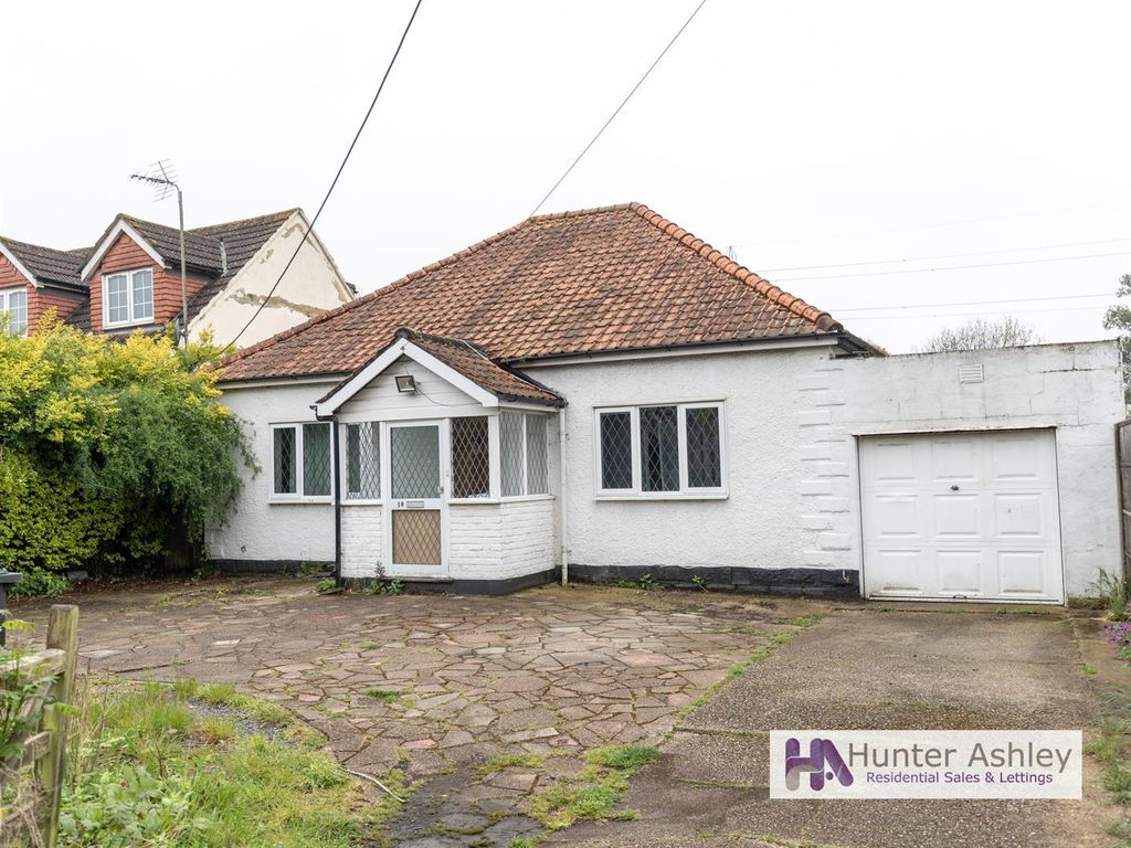 5 bed shared to rent in Coppermill Road, Wraysbury