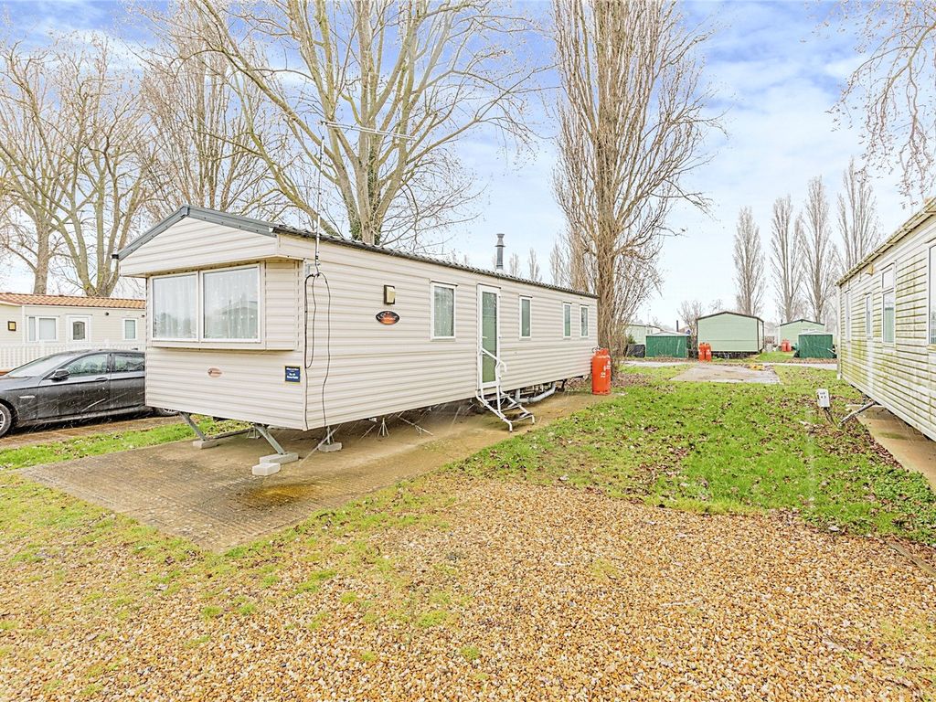 3 bed property for sale in Heron Field, Billing Aquadrome, Northampton