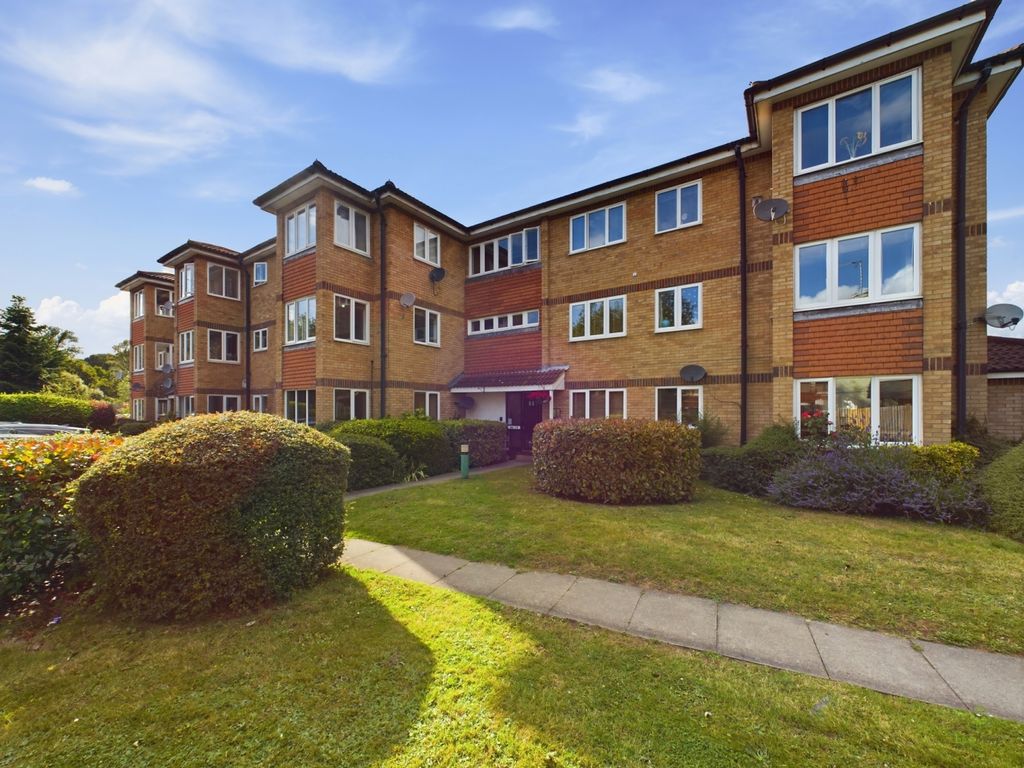 2 bed flat for sale in 6 Pinecroft Court, 410 Wickham Lane, Welling DA16, £300,000 Zoopla