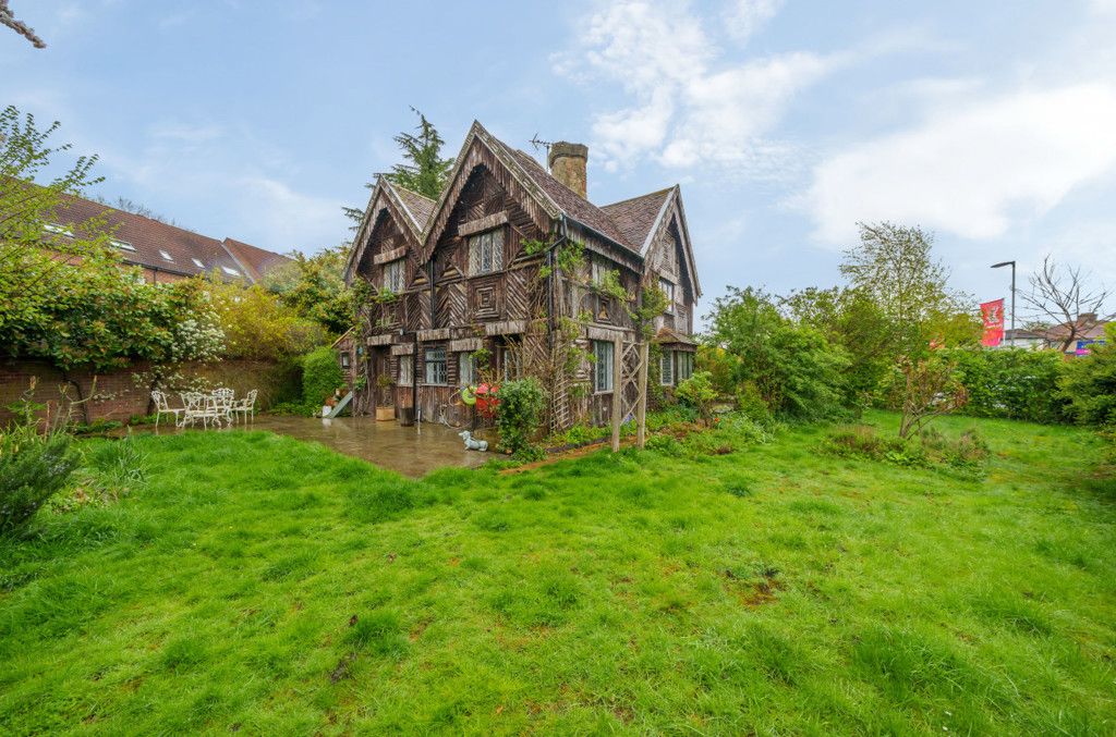 4 bed detached house for sale in Gade Avenue, Watford, Hertfordshire