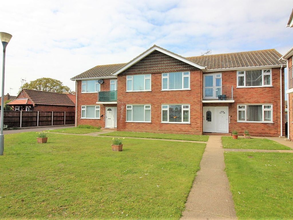 2 bed flat for sale in Frinton Road, Holland On Sea, Holland On Sea