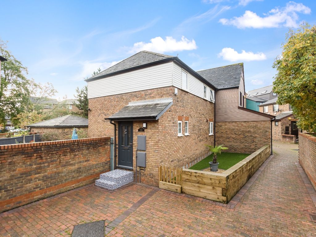 Leydon Close, London SE16