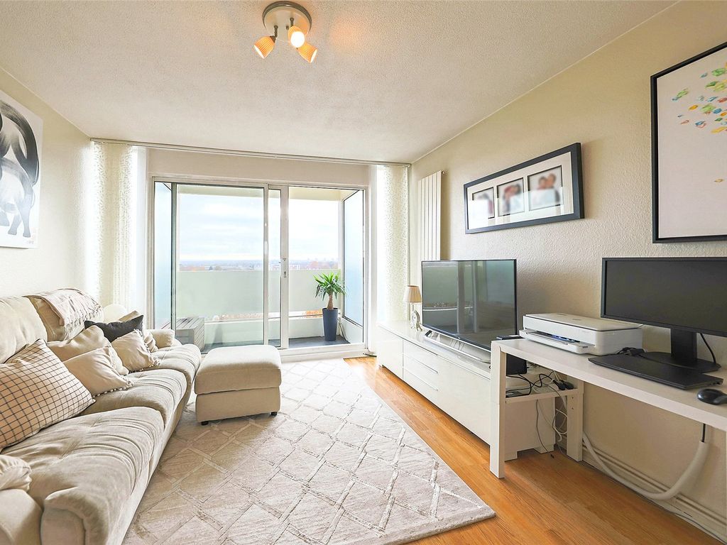 3 bed flat for sale in Bloomsbury Close, Ealing, London W5 Zoopla