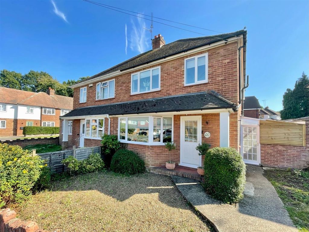 3 bed semidetached house for sale in Bosville Drive, Sevenoaks TN13, £
